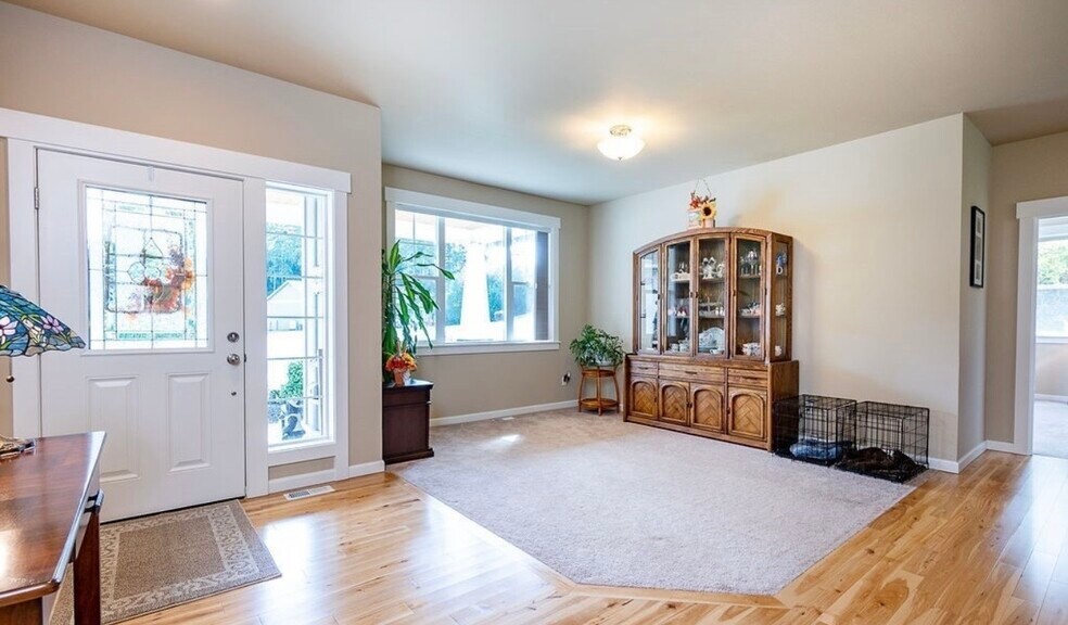 Building Photo - 26608 12th Dr NW