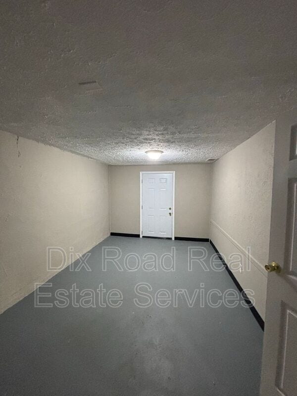 Building Photo - 1198 West Way