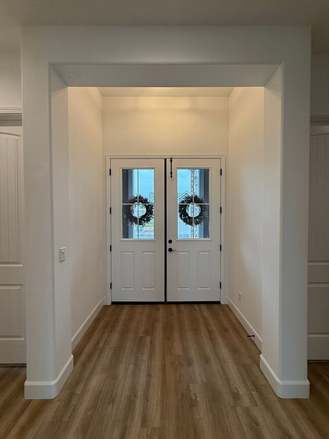 Building Photo - Executive Single-Story Living in Vintage Ranch/Rice Ranch Community