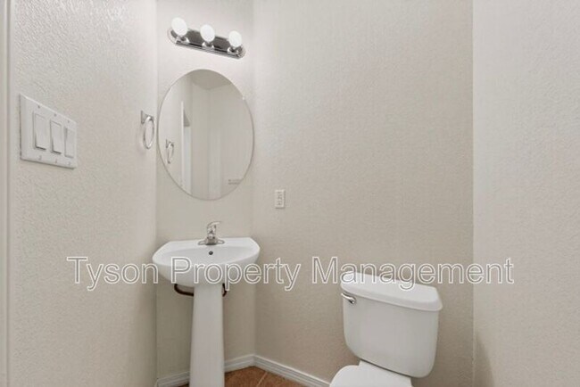 Building Photo - 5648 Valle Alegre Pl NW