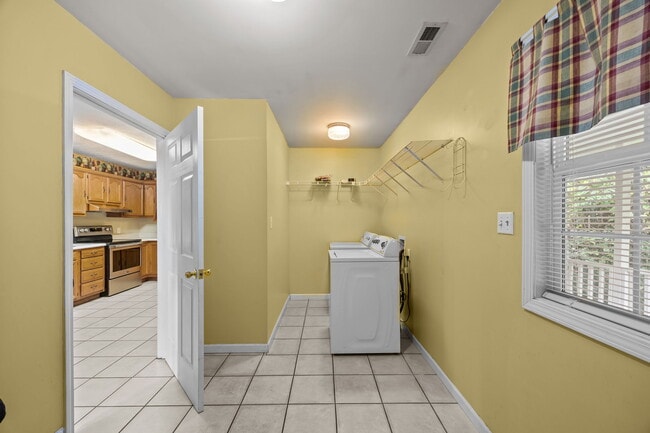 Building Photo - 73 Waters Rd