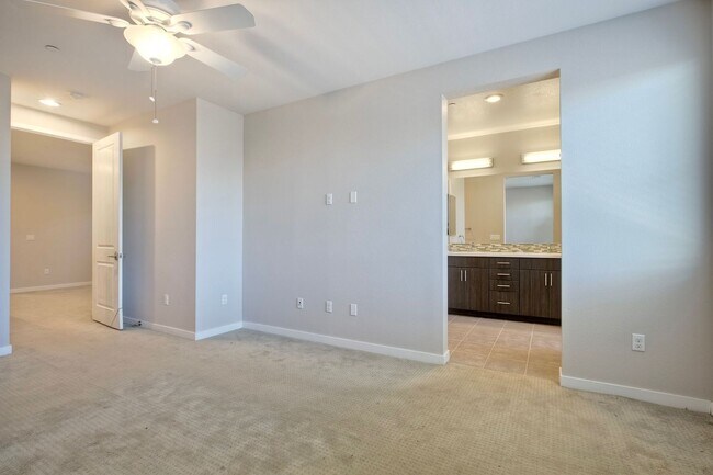 Building Photo - 3 Br/2.5 Ba w Loft and 2 car attached gara...