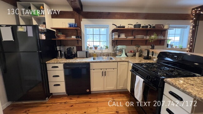 Building Photo - 13 Tavern Wy