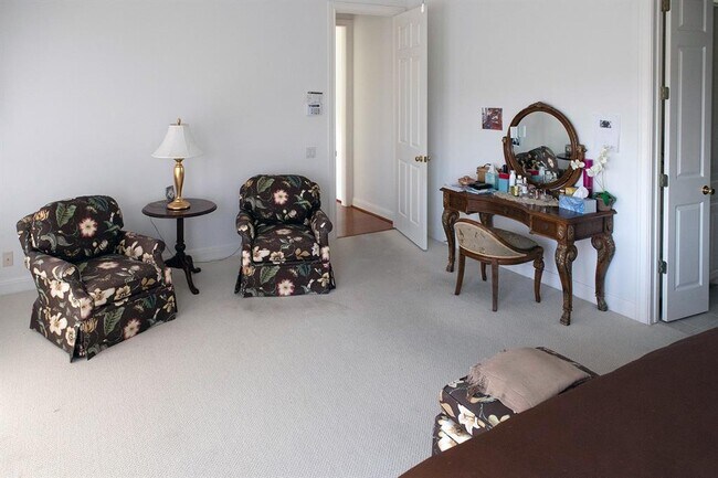 Building Photo - 6801 Winterberry Dr