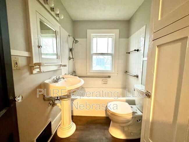 Building Photo - 4201 N 22nd St