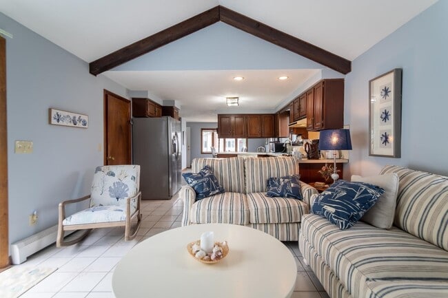 Building Photo - 545 Hudson St