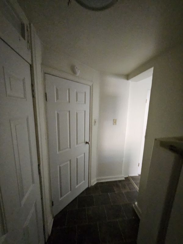 Building Photo - 924 E Morton St