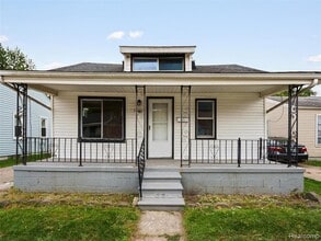 Building Photo - 7060 Maxwell Ave