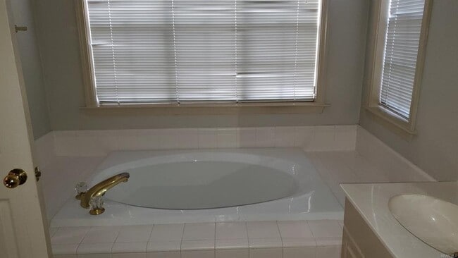 Building Photo - 2425 Noble Wood Ct