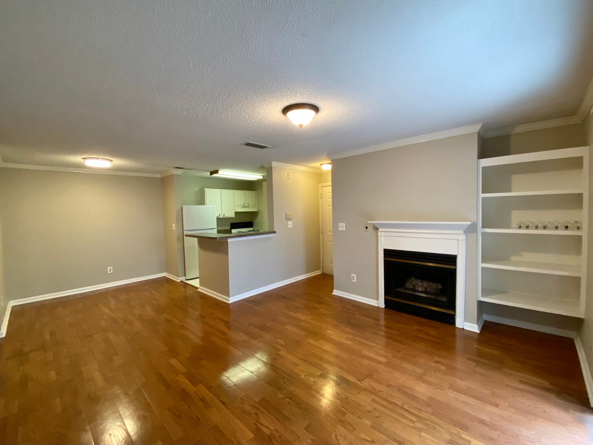Building Photo - 513 Granville Ct