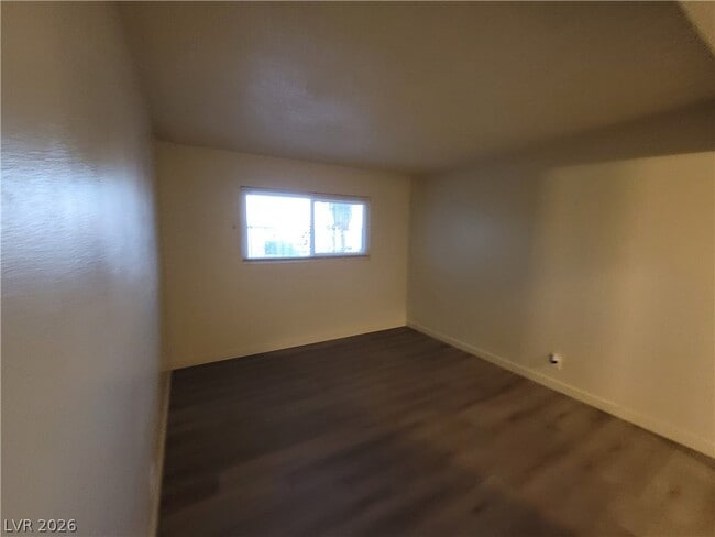 Building Photo - 615 S Royal Crest Cir