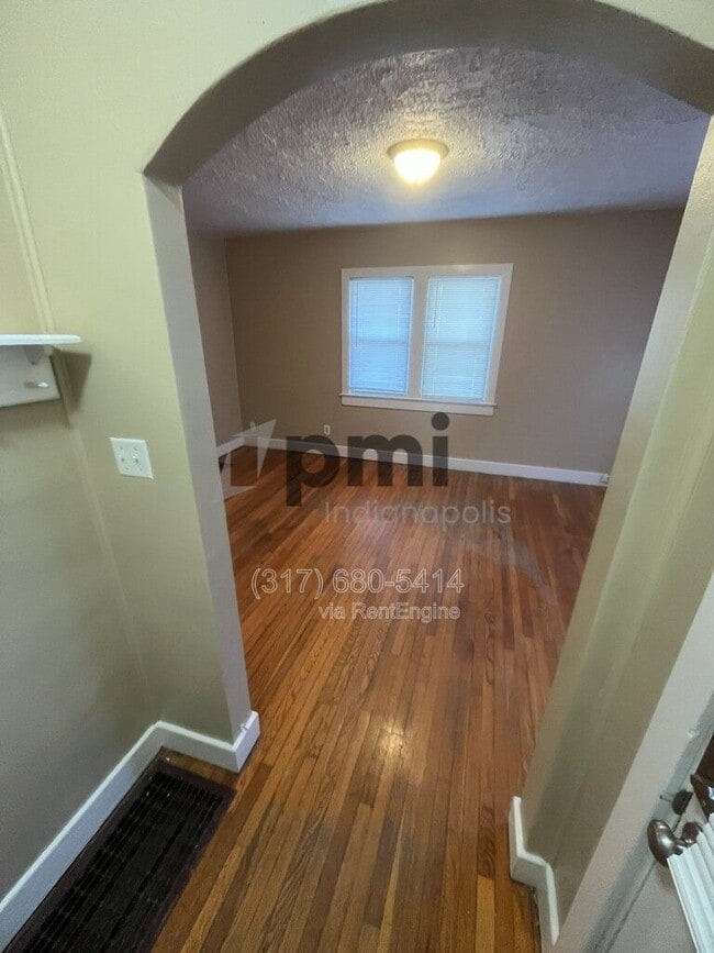 Building Photo - 1425 W Washington St