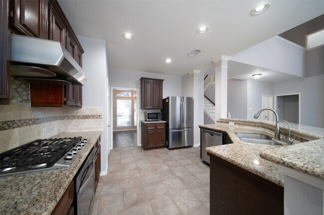 Building Photo - 3627 Midland Dr