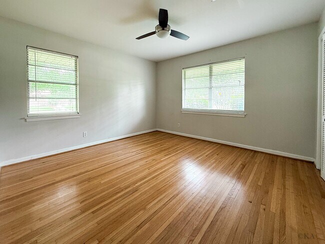 Building Photo - 8902 Blankenship Dr