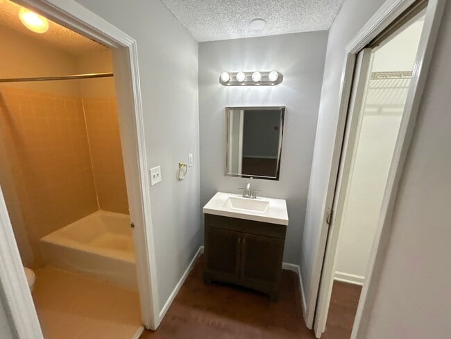 Building Photo - 1429 Leafhaven Cove