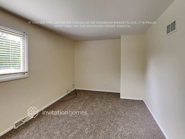 Building Photo - 23017 Lakeshore Dr