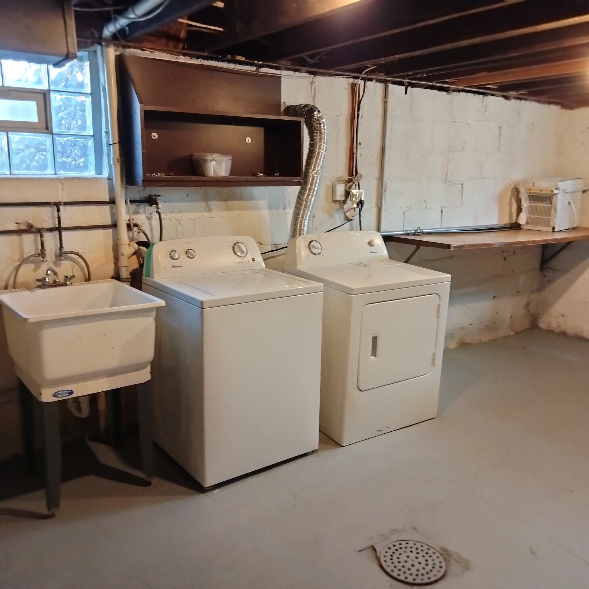 Included Washer/Dryer - 108 21st St