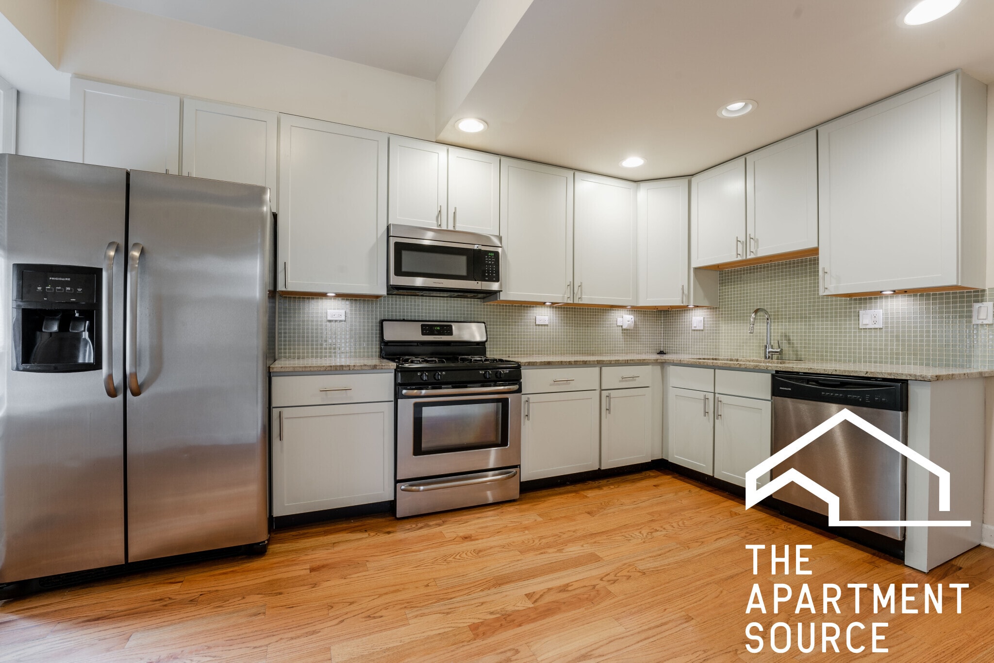 Building Photo - 2660 N Ashland Ave