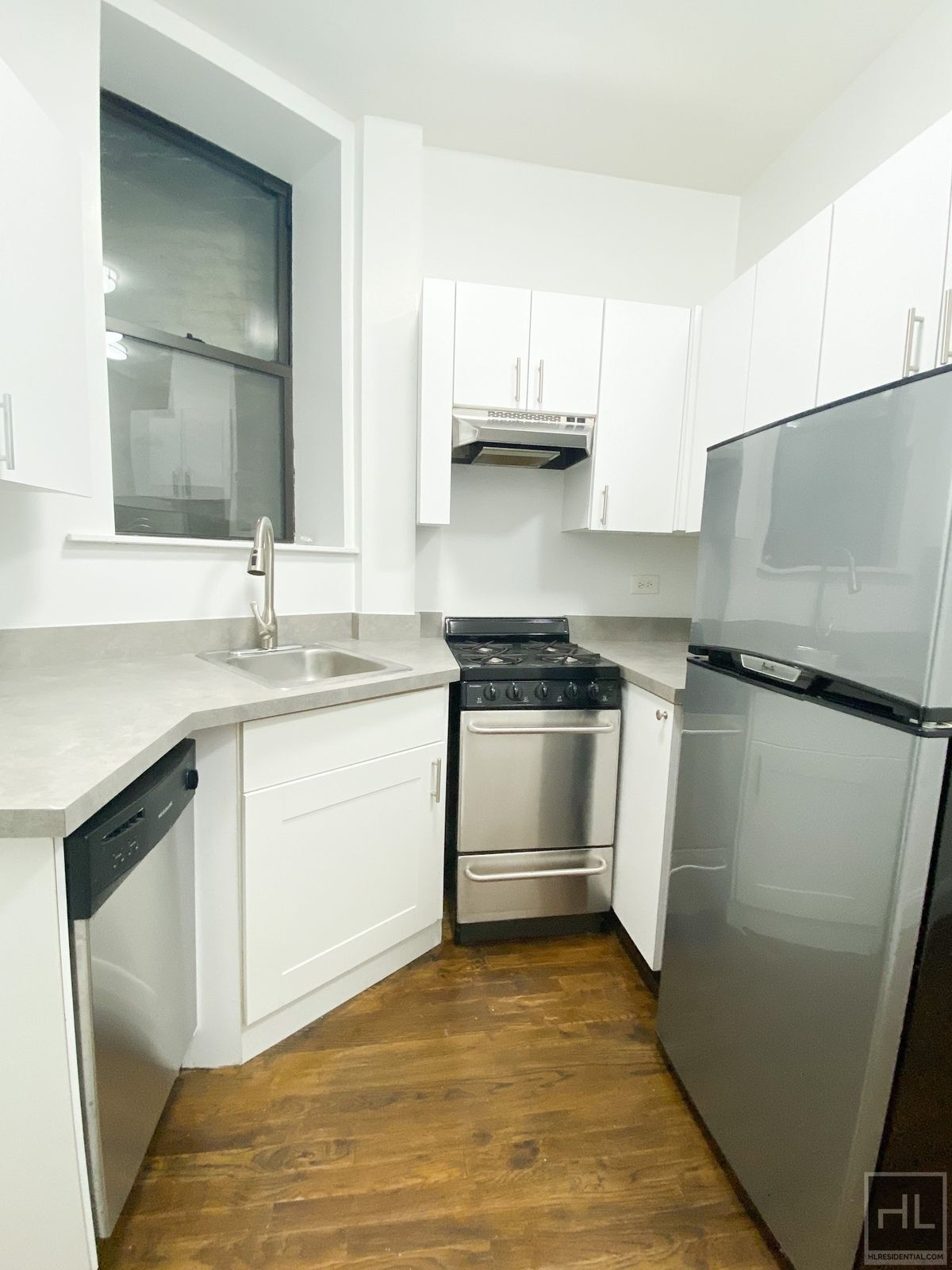 Building Photo - EAST 89 St