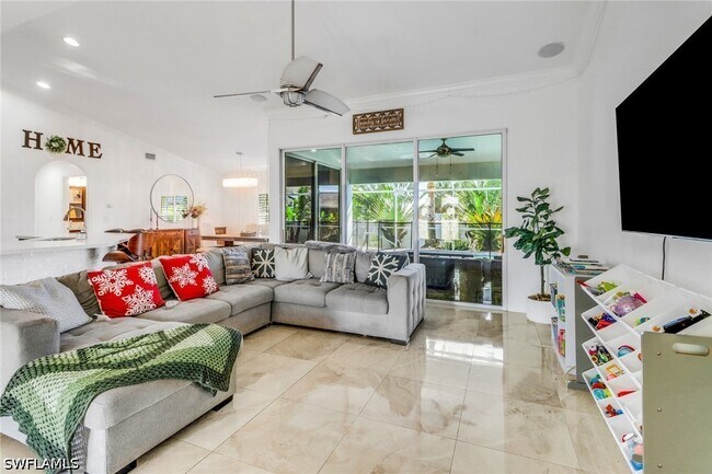 Building Photo - 2026 SW 31st Terrace