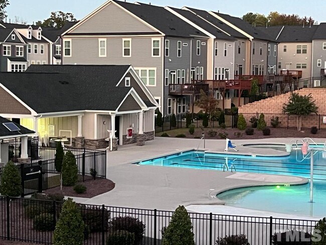 Building Photo - 1061 Larabee Ln