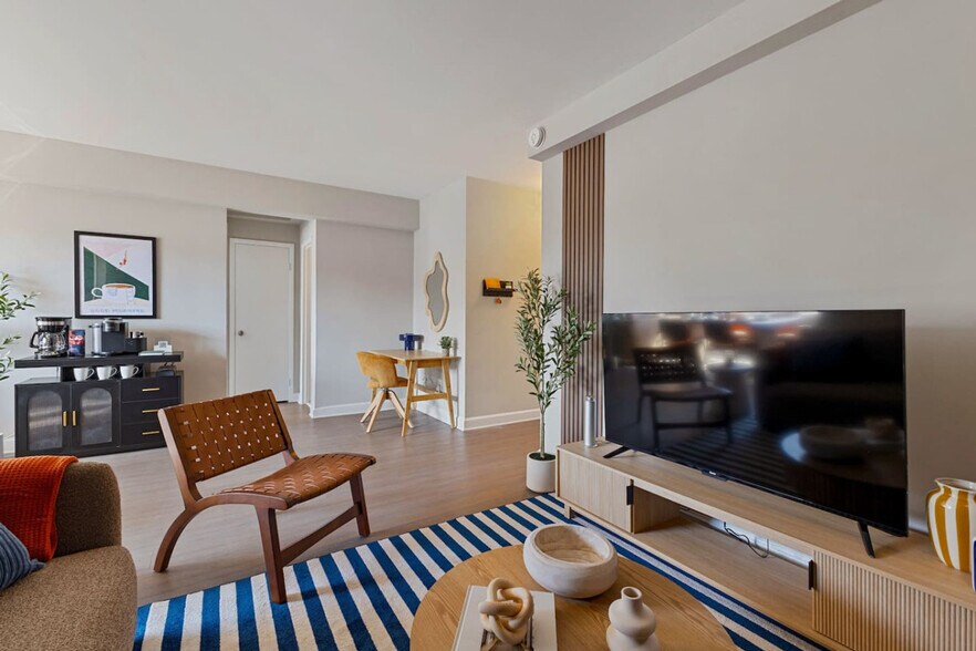 Building Photo - 1500 Arlington Blvd