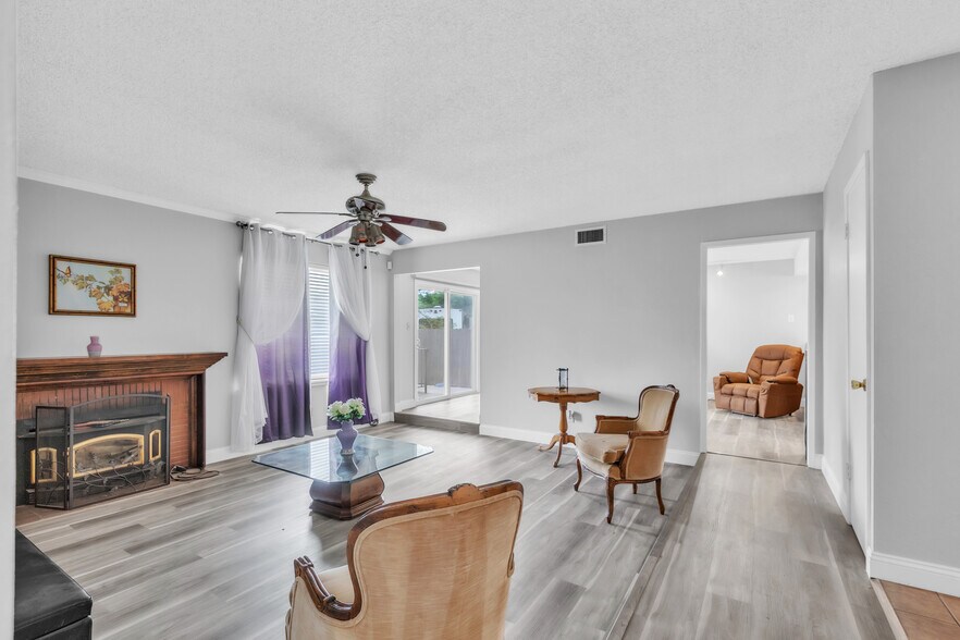 Building Photo - 6630 Lindbrook Way