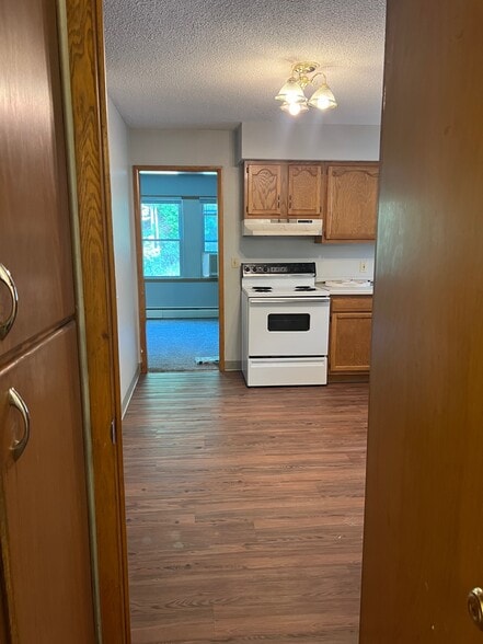 Building Photo - 120 Locust St