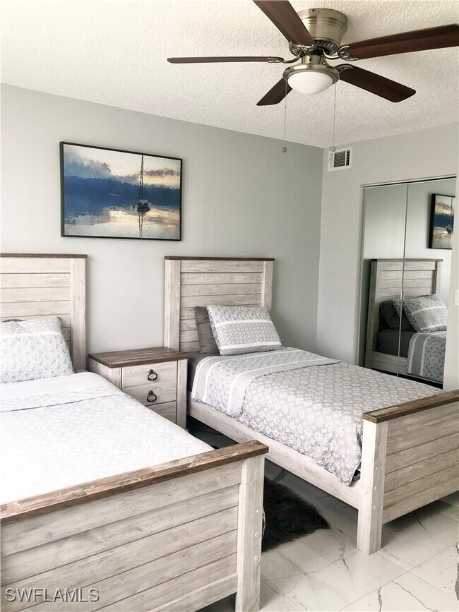 Building Photo - 1220 Wildwood Lakes Blvd