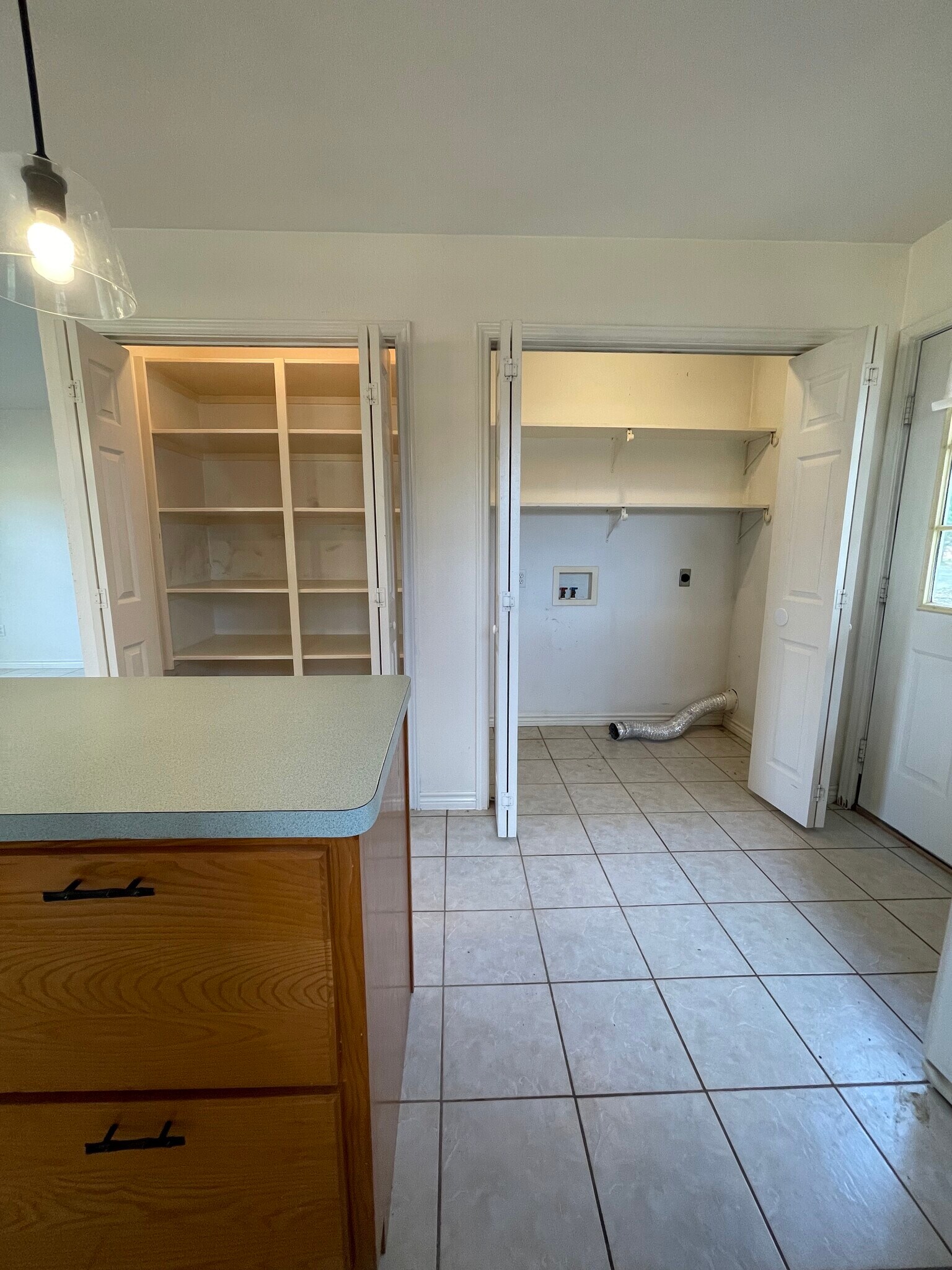 Building Photo - 594 FM 21