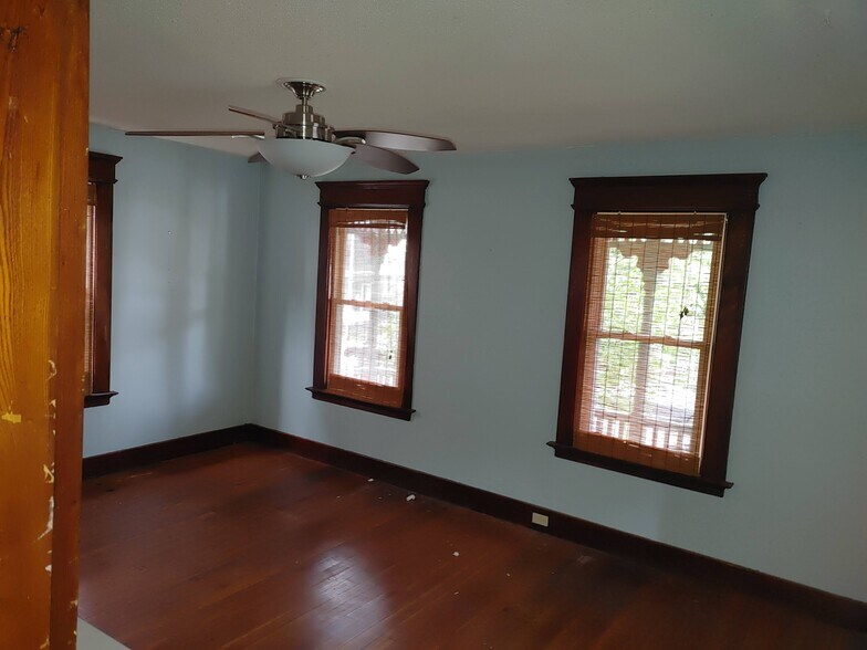 Empty Living Room - 14 Pardee Place