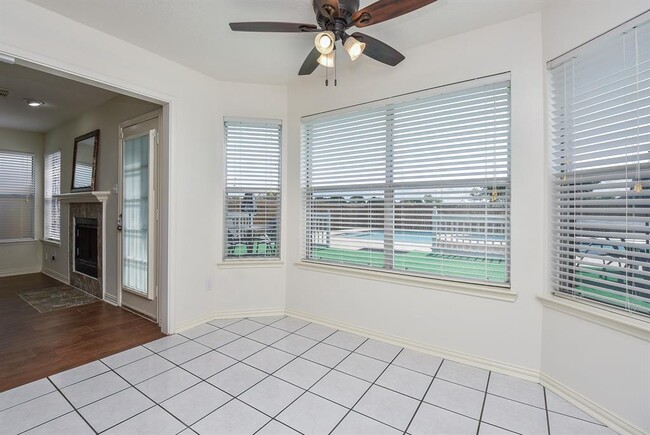 Building Photo - 4026 Almond Lake Dr