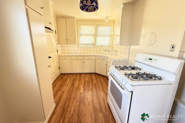 Building Photo - Charming 2-Bedroom Home with Private Backyard in South San Francisco