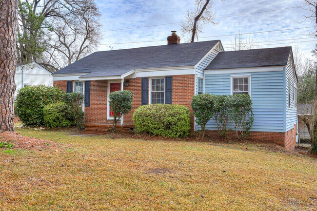 Primary Photo - 1019 1/2 Bedford Dr