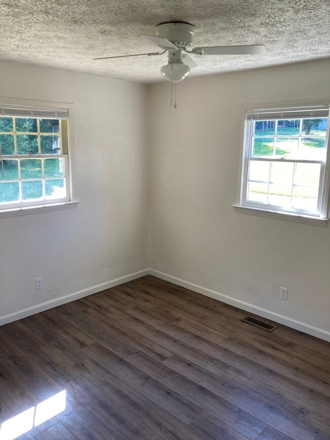 Building Photo - 3473/3475 Wax Rd.