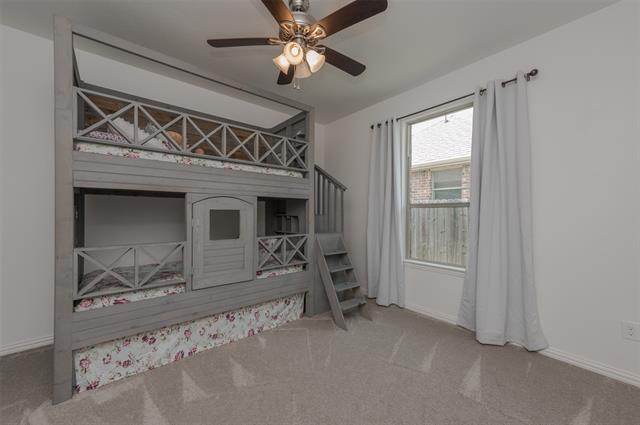 Building Photo - 313 Valley Dr