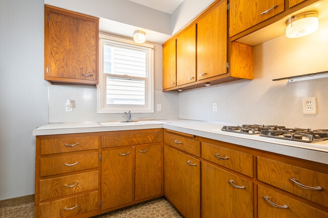 Building Photo - 5713 Spaulding St