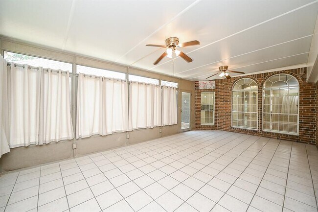 Building Photo - 1335 Remington Crest Dr