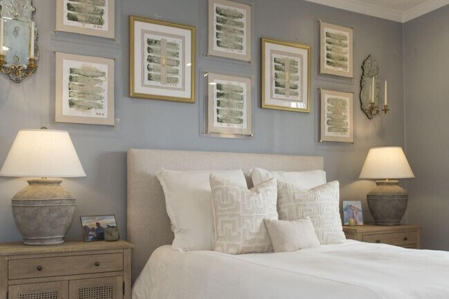 Building Photo - 801 Durant Pl NE