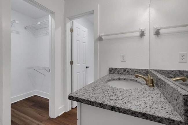 Building Photo - 2 bed/ 2 bath near Apalachee Pkwy!