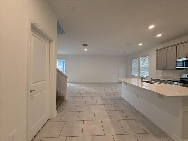 Building Photo - 2030 Shaggy Fisher Dr