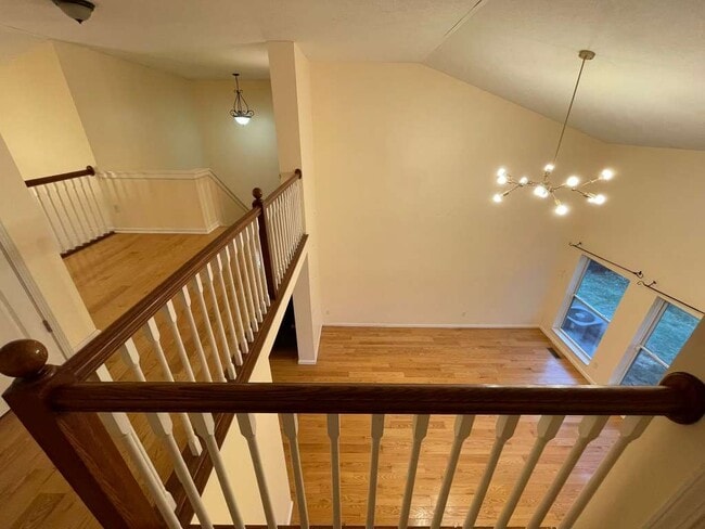 Building Photo - 6170 Ravenhill Rd