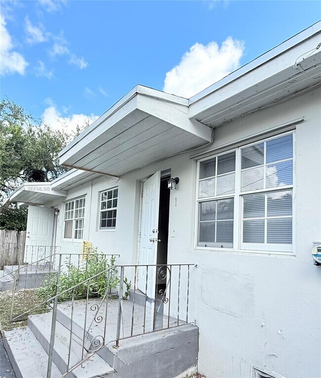 Building Photo - 337 NE 57th St