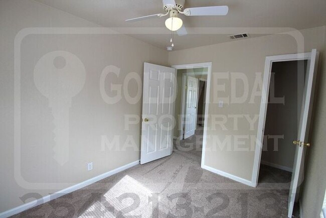 Building Photo - Now Leasing – 1103 S 5th Street