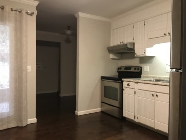 Building Photo - 7551 Leemont Dr