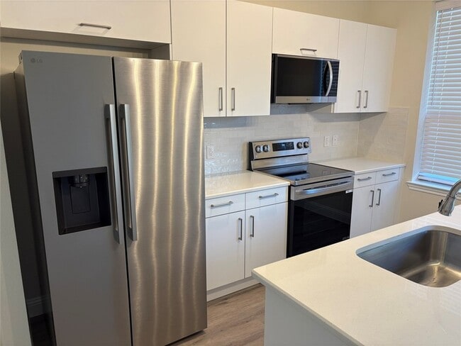 Building Photo - 6321 Mason Ct