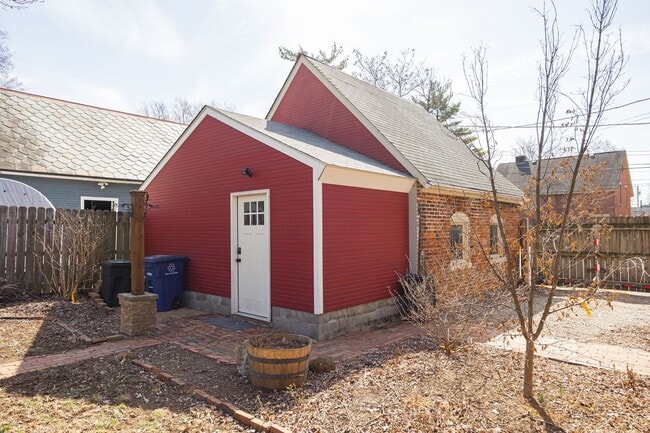 Building Photo - 357 Jackson St