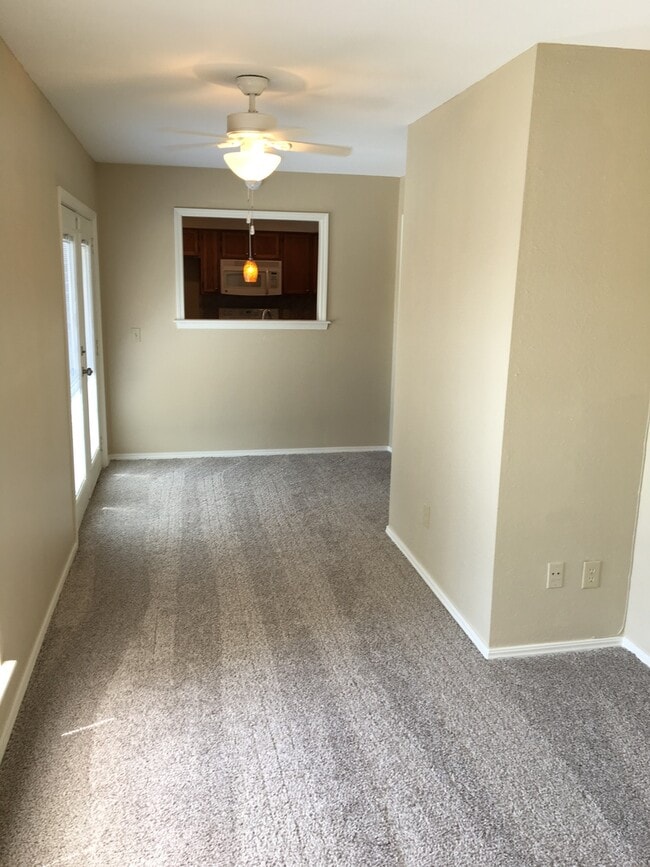 Building Photo - 3 Bed/2 Bath Home with Additional Space -- Available for Showings Now!