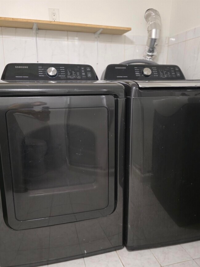 Building Photo - 426 Fairmount Ave