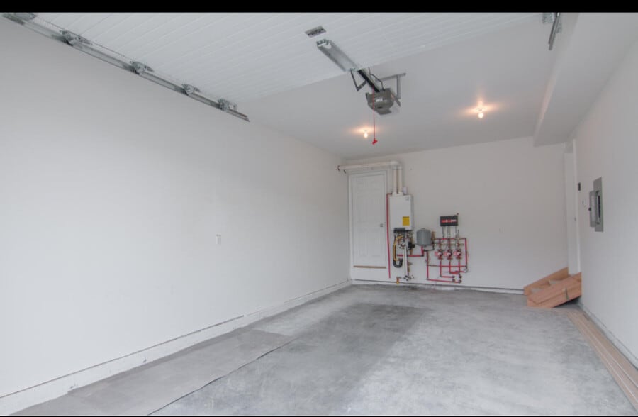 Garage - 4096 W Marble Way